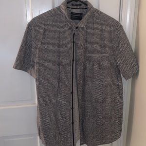 Short-sleeve button down